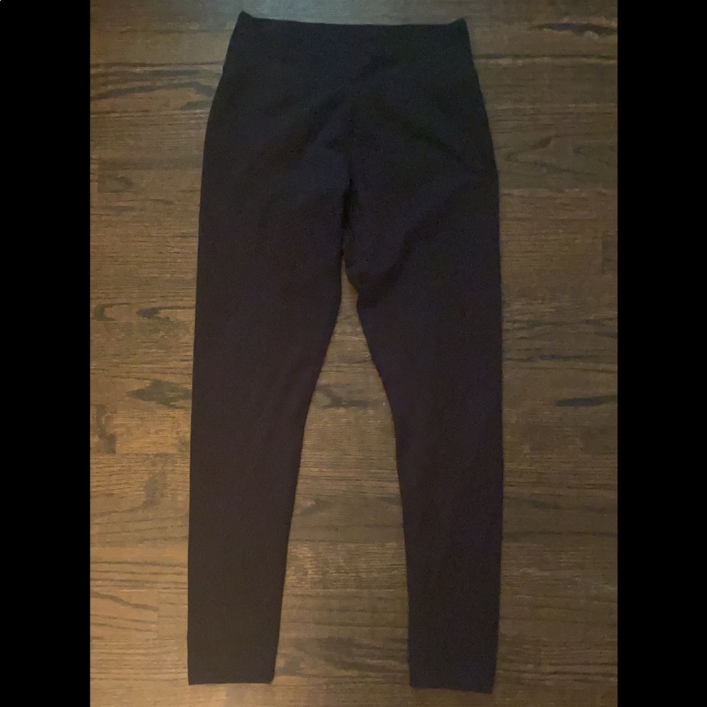 *SOLD*Aerie black cotton leggings
